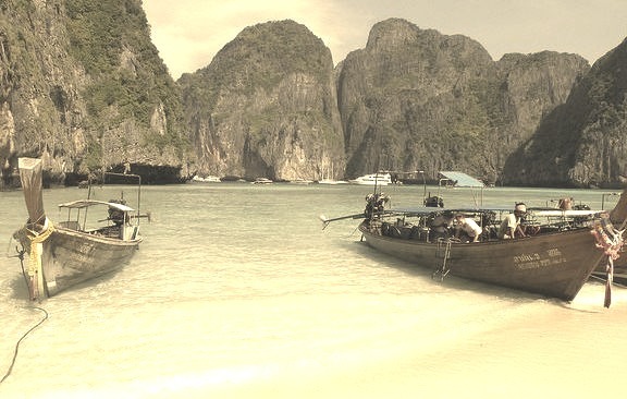 by twiga_swala on Flickr.Maya Bay, Ko Phi Phi Lee Islands - Thailand.